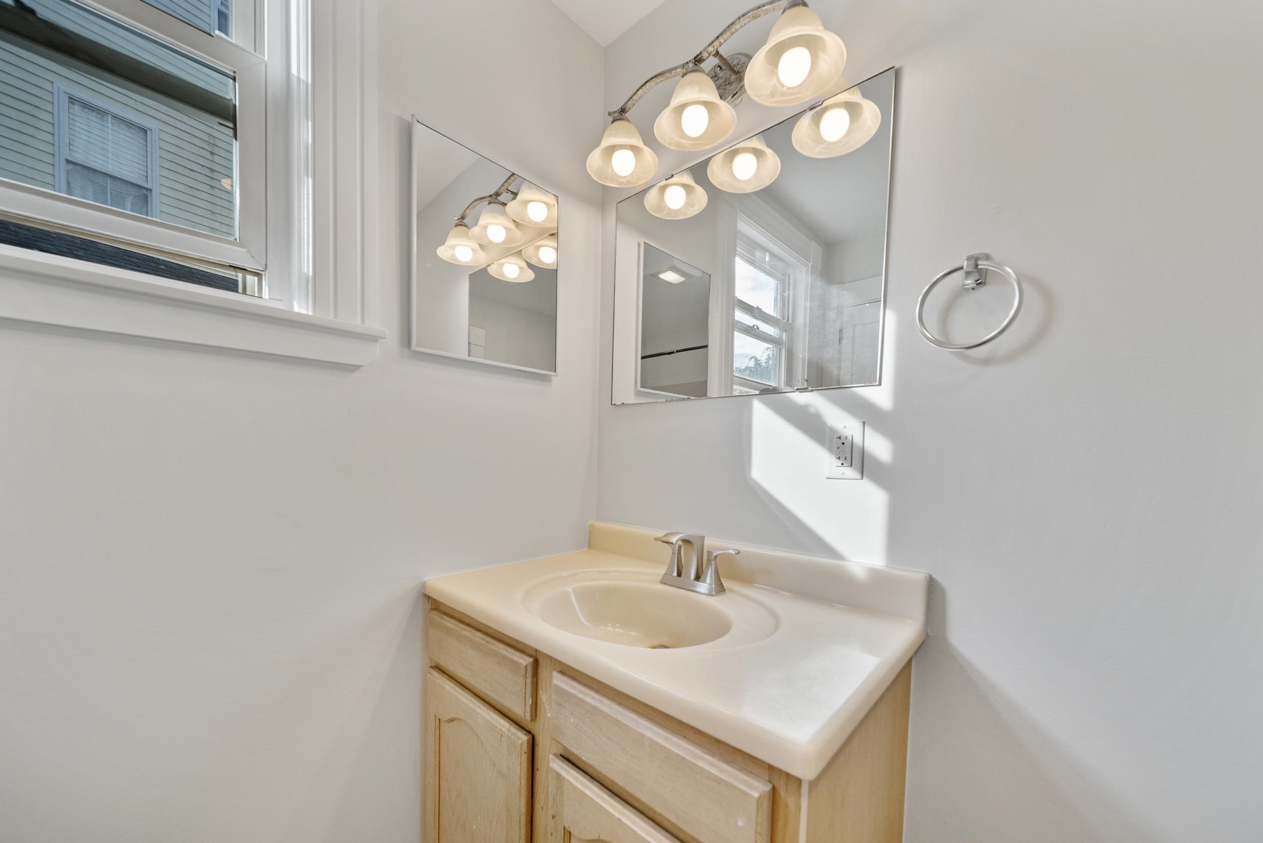 208 Main Street Somersworth, NH 03878 - Photo 10 of 31