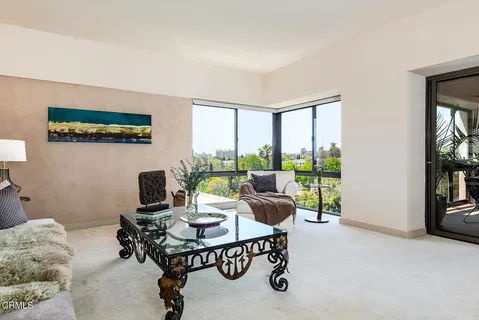$949,000 | 10445 Wilshire Boulevard, Unit 604, Los Angeles, CA 90024