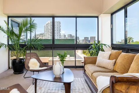 $949,000 | 10445 Wilshire Boulevard, Unit 604, Los Angeles, CA 90024