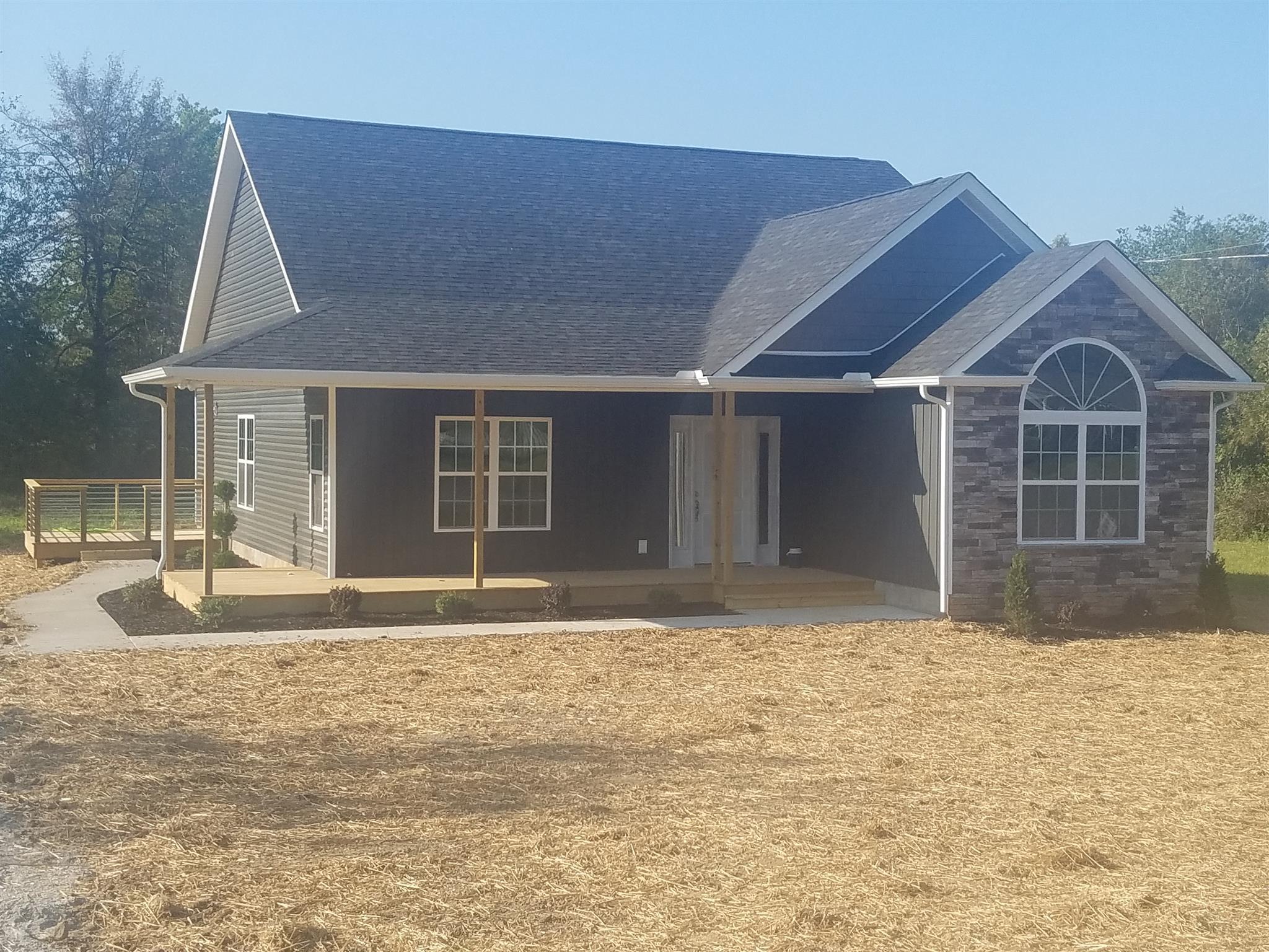 1017 Glendale Road Dickson, TN 37055 - Photo 1 of 8