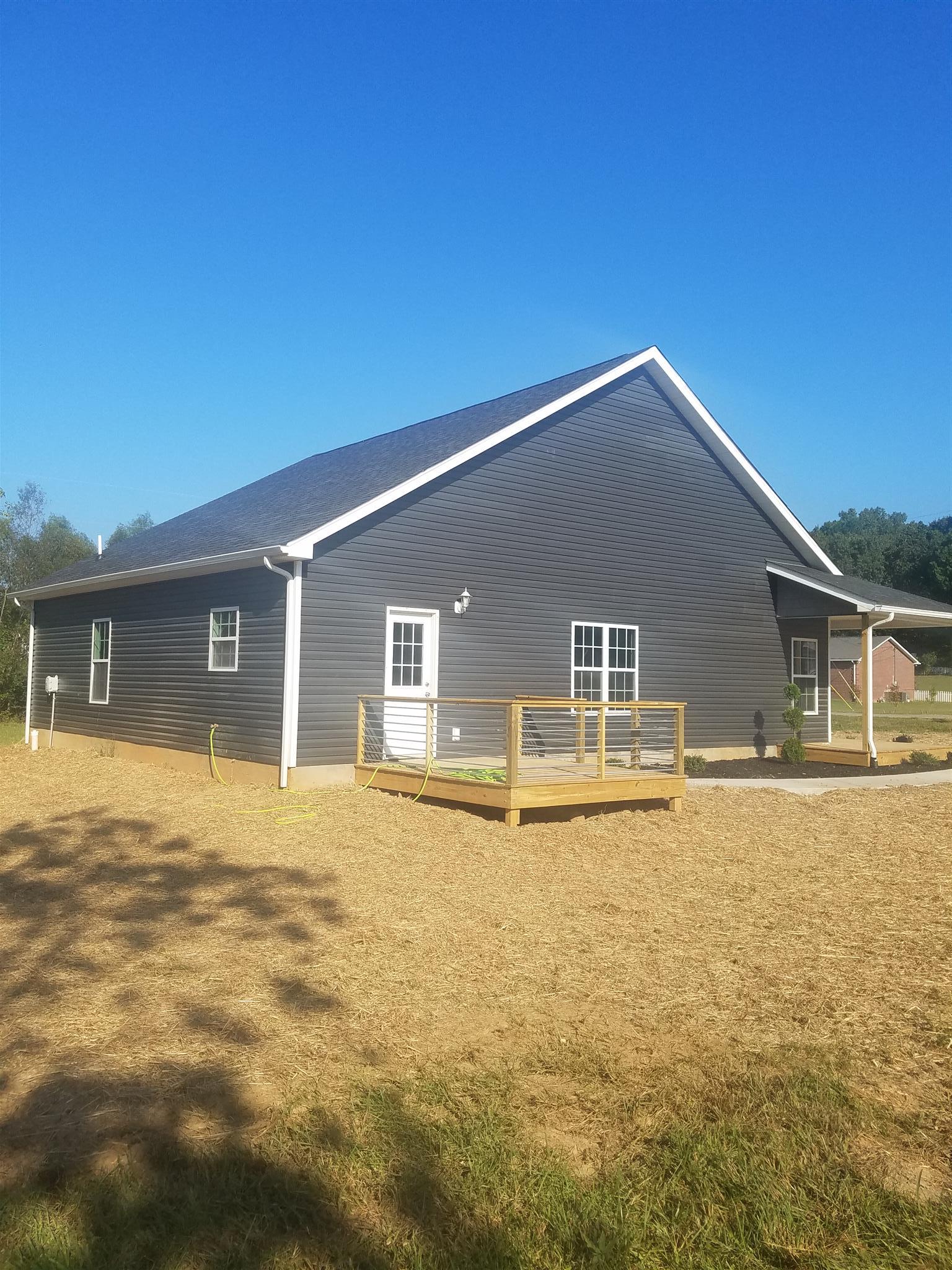 1017 Glendale Road Dickson, TN 37055 - Photo 3 of 8 Side and Rear View of Home