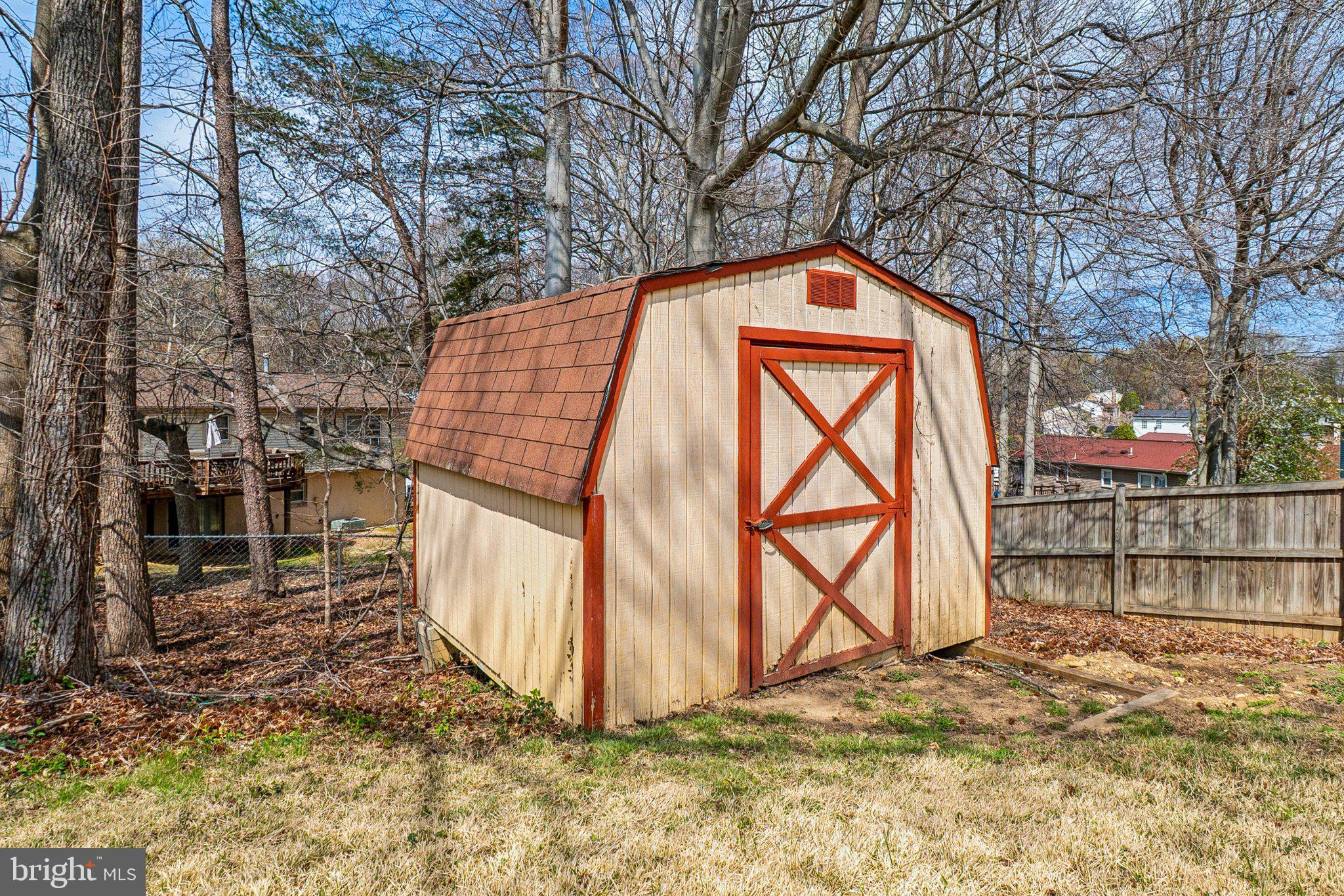 6803 Middlefield Road Fort Washington, MD 20744 - Photo 33 of 36