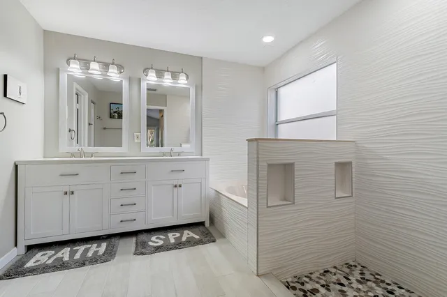 $639,000 | 938 Southeast Westminster Place, Stuart, FL 34997