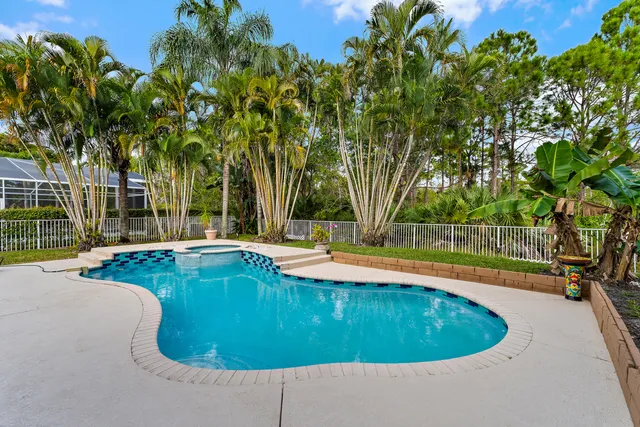$639,000 | 938 Southeast Westminster Place, Stuart, FL 34997