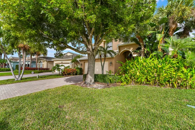 $639,000 | 938 Southeast Westminster Place, Stuart, FL 34997