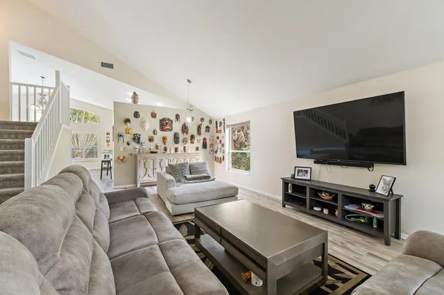 $639,000 | 938 Southeast Westminster Place, Stuart, FL 34997