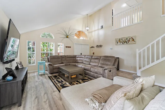 $639,000 | 938 Southeast Westminster Place, Stuart, FL 34997