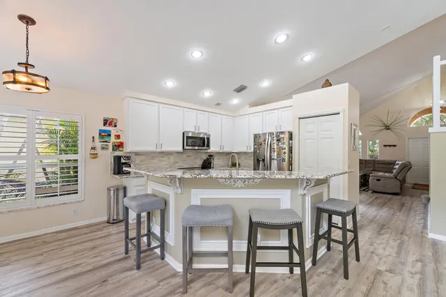 $639,000 | 938 Southeast Westminster Place, Stuart, FL 34997