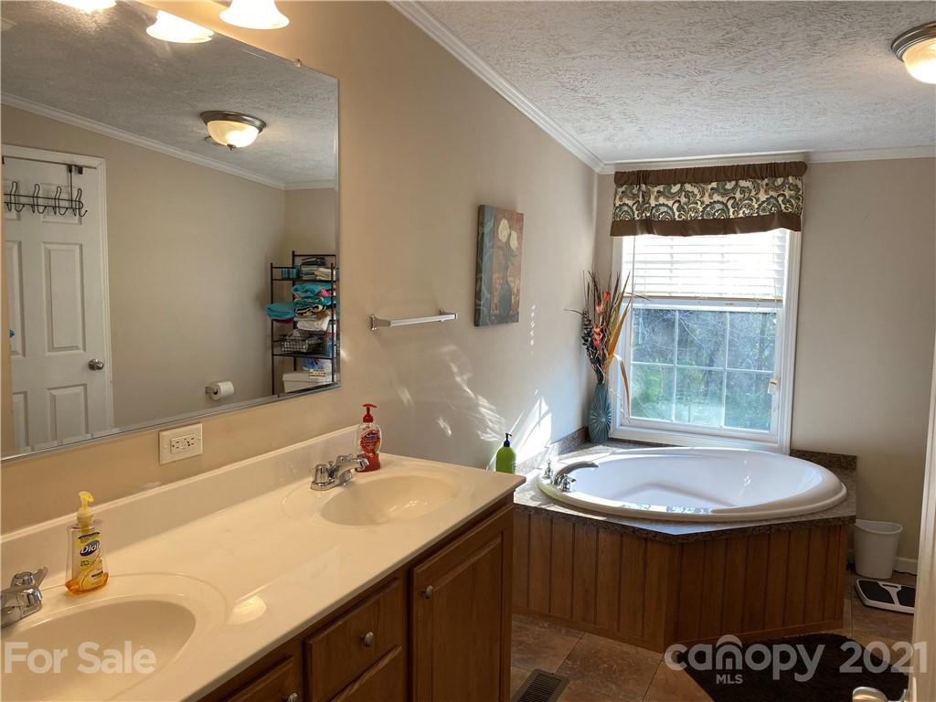 475 Clearview Road Cleveland, NC 27013 - Photo 8 of 16 Gallery Image 8