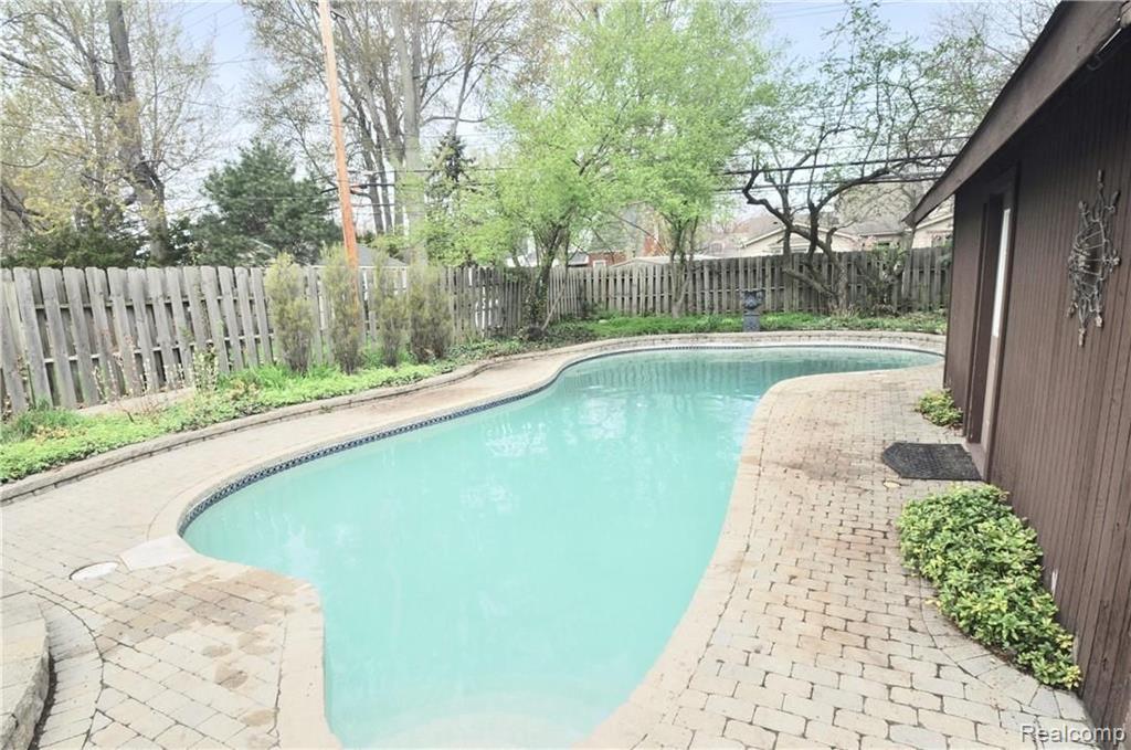 1540 Oxford Road Grosse Pointe Woods, MI 48236 - Photo 30 of 32