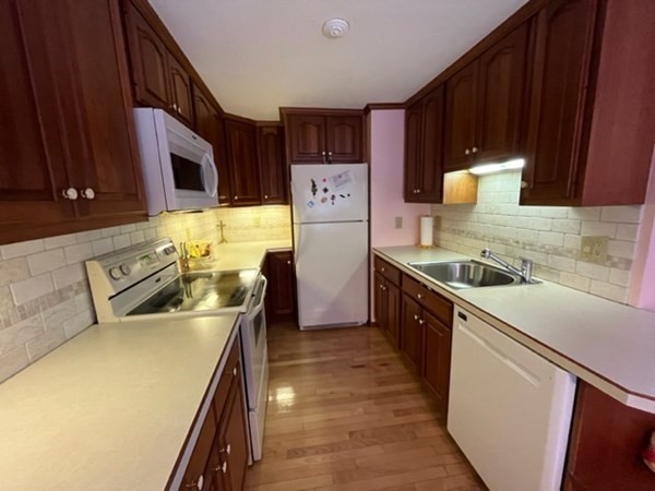 82 Village Post Road, Unit 82 Danvers, MA 01923 - Photo 15 of 39 Gallery Image 15