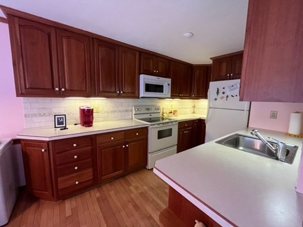 82 Village Post Road, Unit 82 Danvers, MA 01923 - Photo 16 of 39 Gallery Image 16