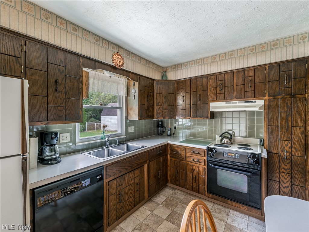 2803 Lynne Road Akron, OH 44312 - Photo 6 of 25 Gallery Image 6