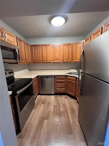 $1,475 | 9040 West Swan Circle, Brentwood, MO 63144