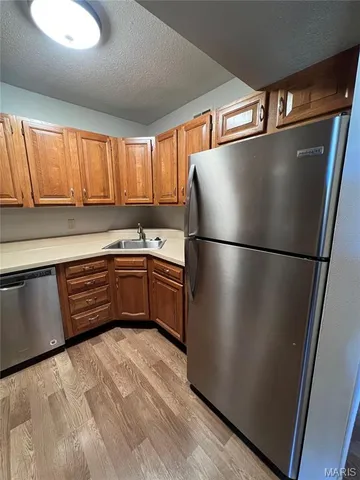 $1,475 | 9040 West Swan Circle, Brentwood, MO 63144