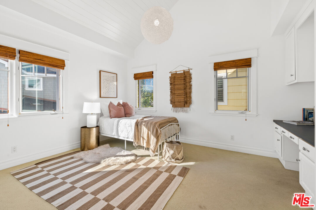 2217 Channel Road Newport Beach, CA 92661 - Photo 18 of 21 Gallery Image 18