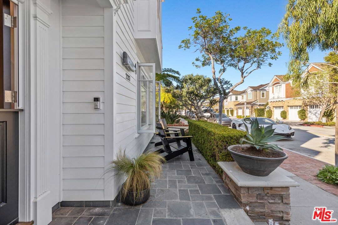 2217 Channel Road Newport Beach, CA 92661 - Photo 21 of 21 Gallery Image 21