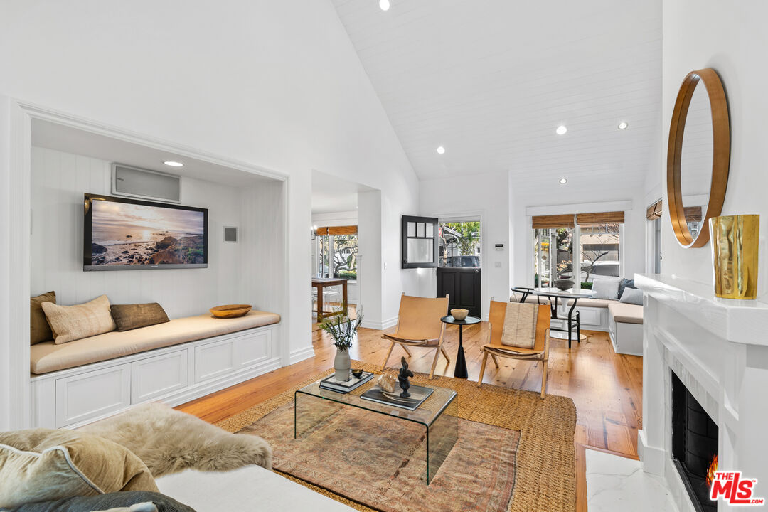 2217 Channel Road Newport Beach, CA 92661 - Photo 8 of 21 Gallery Image 8