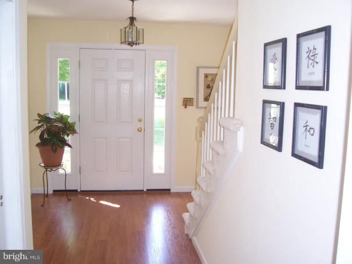 239 Lafayette Lane Wayne, PA 19087 - Photo 3 of 15 Foyer