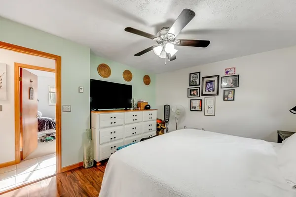 $203,500 | 306 Sunset Drive, Aurora, IN 47001