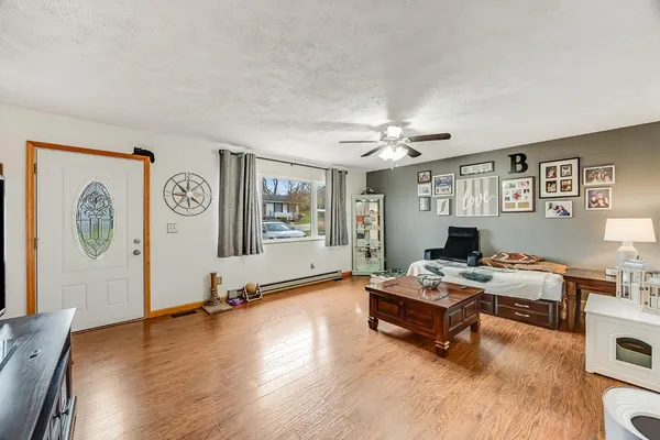 $203,500 | 306 Sunset Drive, Aurora, IN 47001