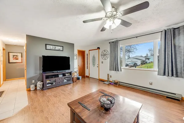 $203,500 | 306 Sunset Drive, Aurora, IN 47001