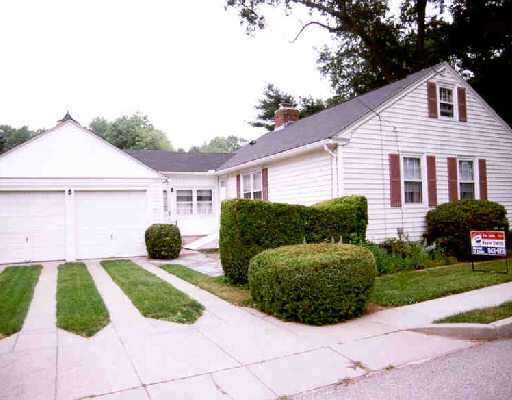100 Lakeview Road Cranston, RI 02920 - Photo 1 of 1 Exterior Front.