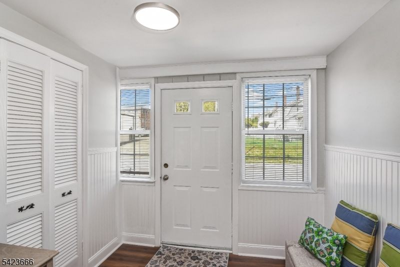 1017 Grandview Avenue Union, NJ 07083 - Photo 5 of 34