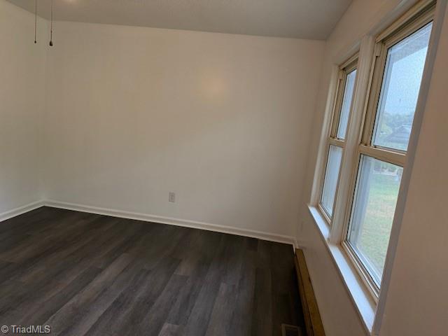 1325 Mining School Road State Road, NC 28676 - Photo 6 of 17 Living Room