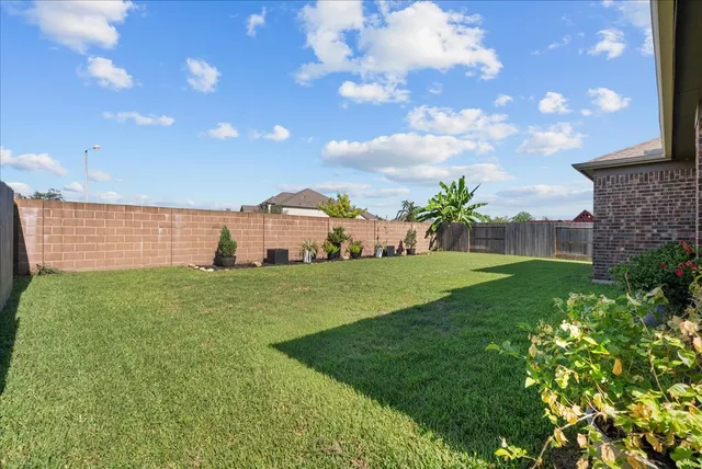 $515,000 | 2417 Lake Mist Drive, Texas City, TX 77568