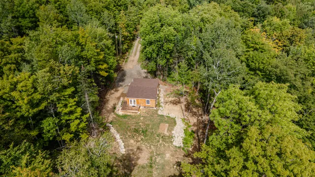 $195,000 | 8 Magnolia Lane, Starks, ME 04911