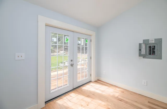 $195,000 | 8 Magnolia Lane, Starks, ME 04911