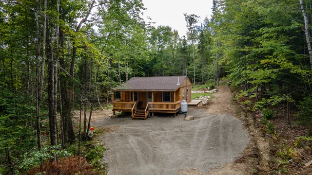 $195,000 | 8 Magnolia Lane, Starks, ME 04911