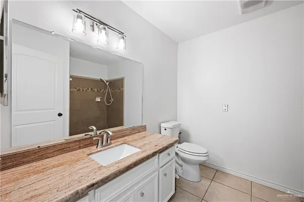 $2,000 | 4012 Auburn Avenue, McAllen, TX 78504