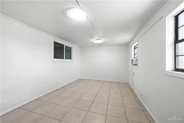 $2,000 | 4012 Auburn Avenue, McAllen, TX 78504