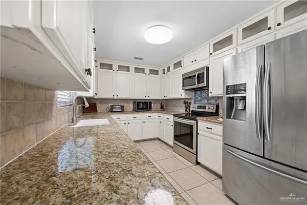 $2,000 | 4012 Auburn Avenue, McAllen, TX 78504