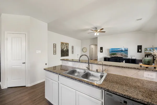 $255,000 | 20126 Wade Hampton Drive, Cleveland, TX 77327