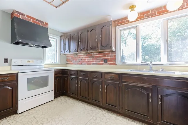 $450,000 | 11 Silver Avenue, Bellingham, MA 02019