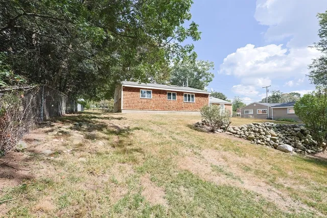 $450,000 | 11 Silver Avenue, Bellingham, MA 02019