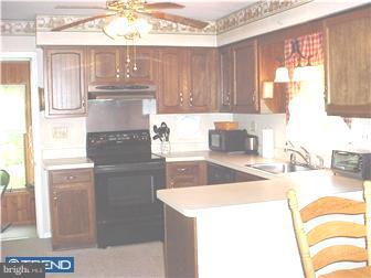 984 Roeloffs Road Yardley, PA 19067 - Photo 7 of 12 Kitchen