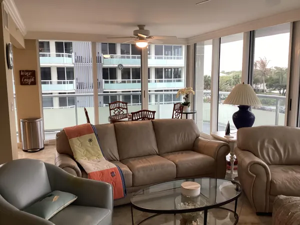 $3,700 | 3554 Ocean Drive, Unit 301, Vero Beach, FL 32963