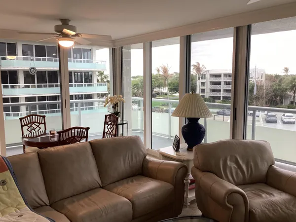 $3,700 | 3554 Ocean Drive, Unit 301, Vero Beach, FL 32963