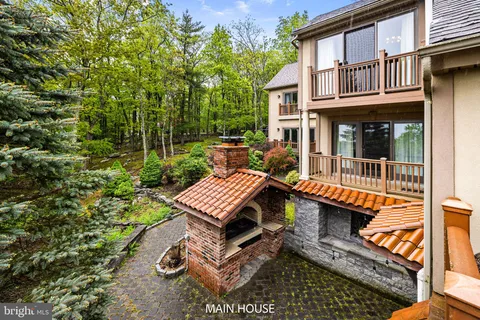 $1,950,000 | 105-107 Attitash Lane, Tafton, PA 18464