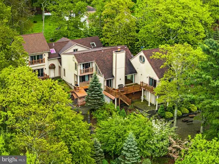 $1,950,000 | 105-107 Attitash Lane, Tafton, PA 18464