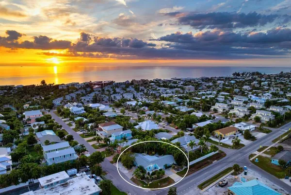 $2,150,000 | 314 61st Street, Holmes Beach, FL 34217