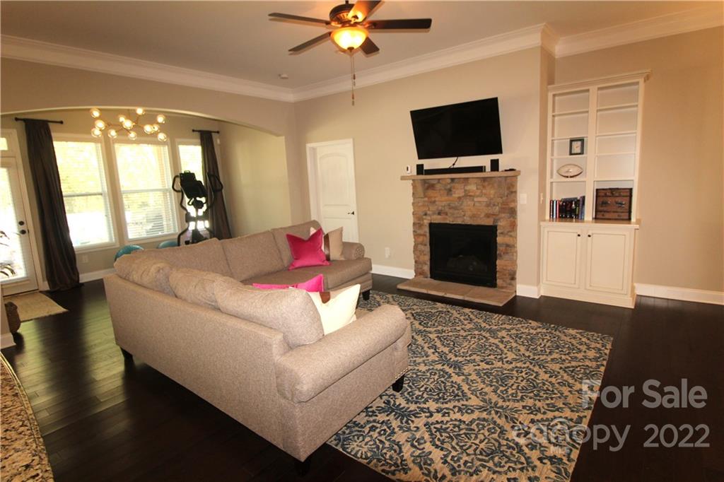 1028 Jack Pine Road Clover, SC 29710 - Photo 4 of 30 Gallery Image 4
