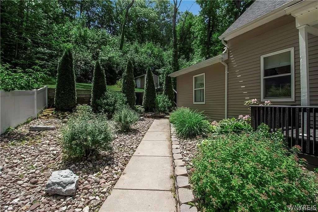 4961 Creek Rd Extension Lewiston, NY 14092 - Photo 16 of 20