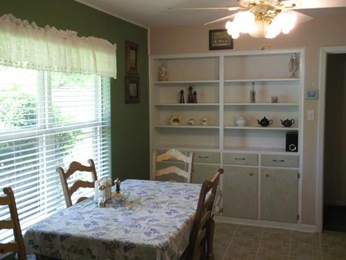 4122 Cork Drive Corpus Christi, TX 78413 - Photo 4 of 10 a dining room with a table and chairs