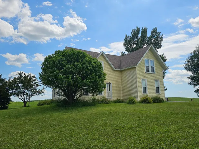 $260,000 | 86389 245th Street, Albert Lea, MN 56007