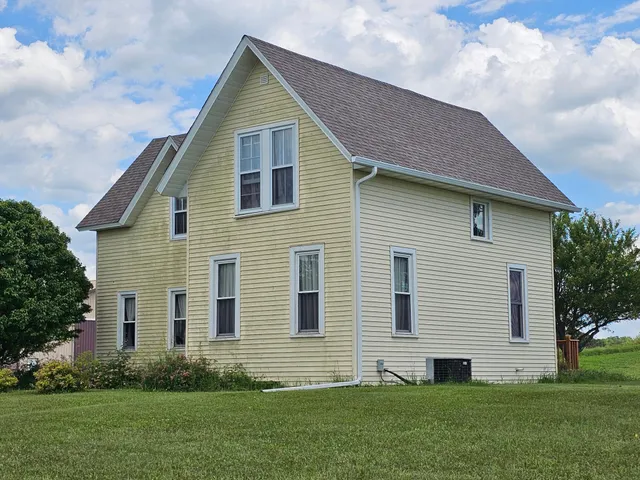 $260,000 | 86389 245th Street, Albert Lea, MN 56007